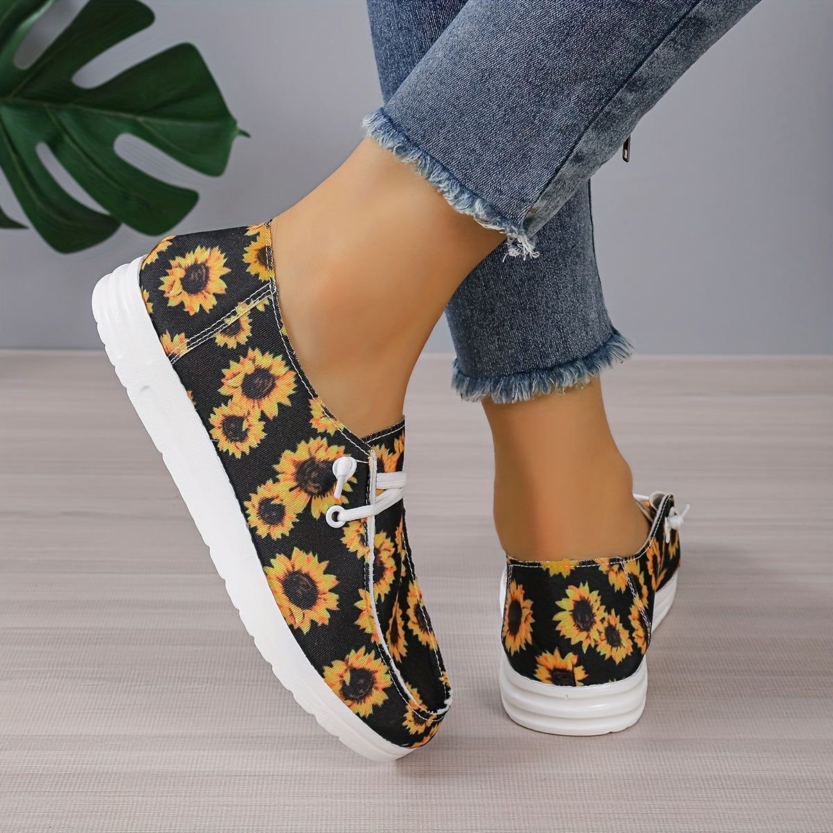 Women's Sunflower Print Canvas Shoes Casual Lace Up Lightweight Low Top Loafers