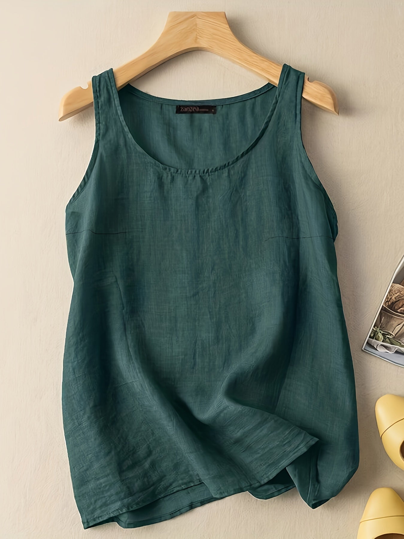 Solid Round Neck Slim Tank Top