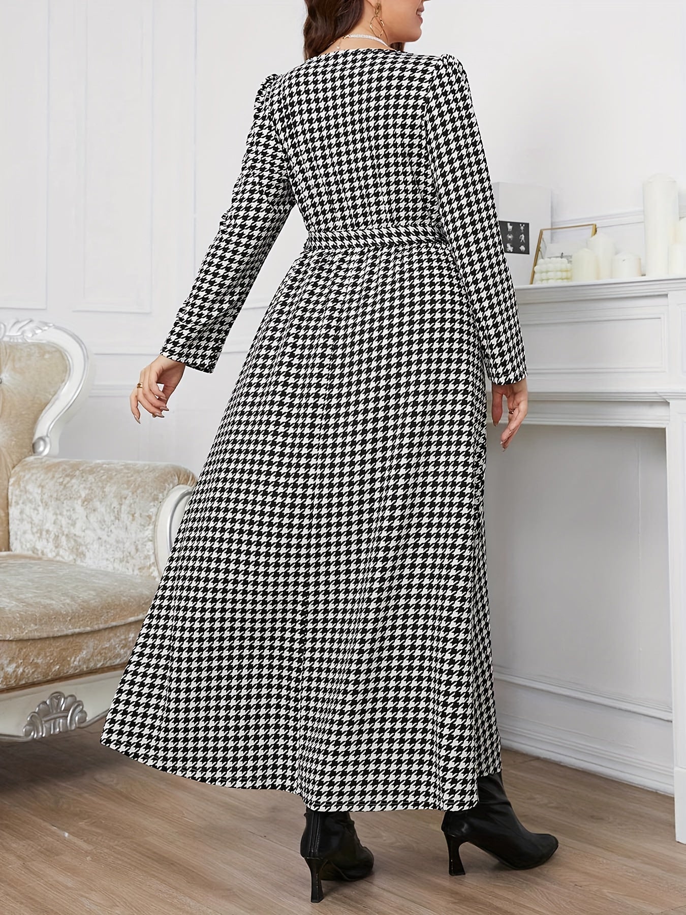 Women's Plus Houndstooth Long Sleeve Belted Dress
