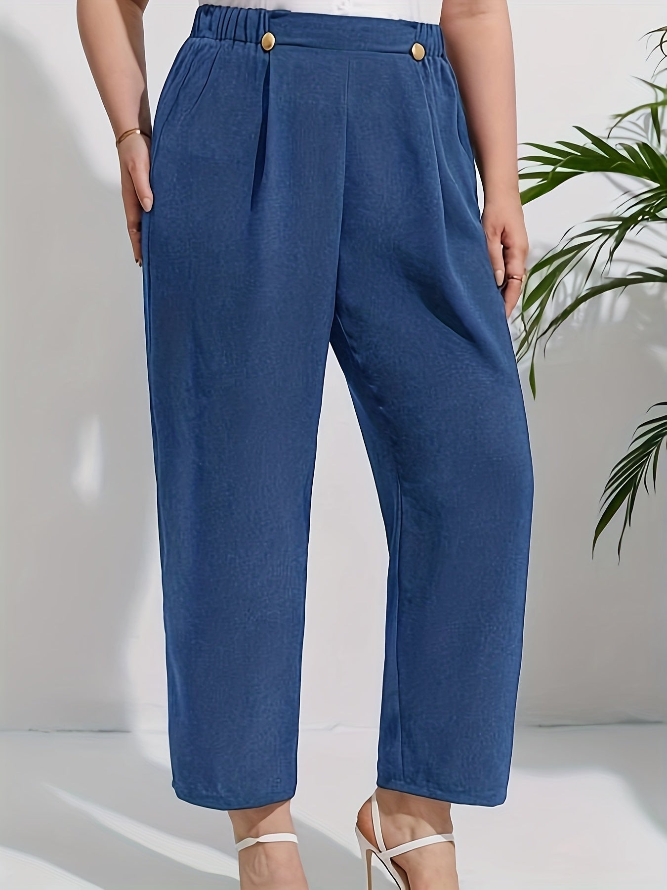  Solid Button Detail High Rise Crop Trousers