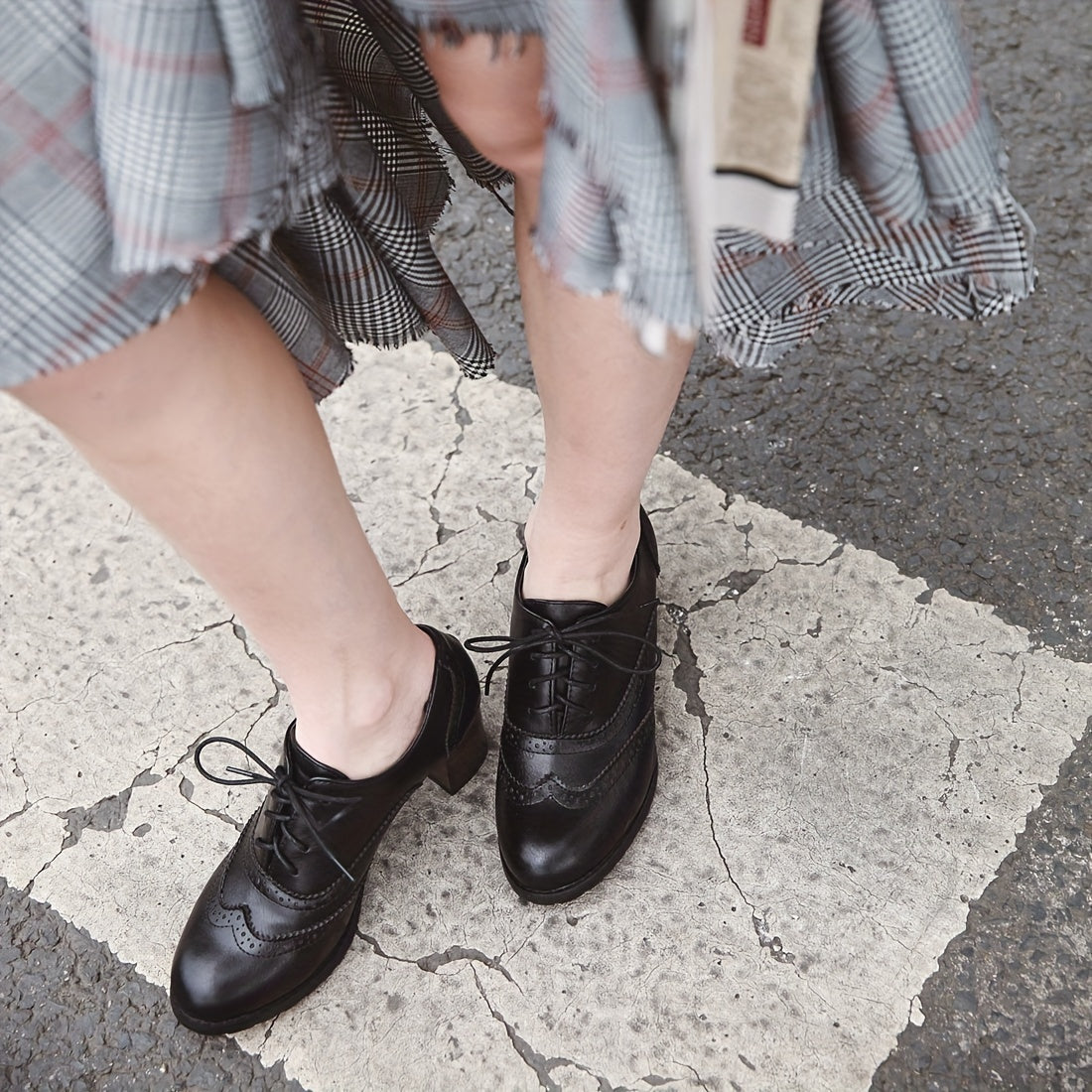 Women's Perforated Brogues High Heels Lace Up Oxfords Oktoberfest Shoes