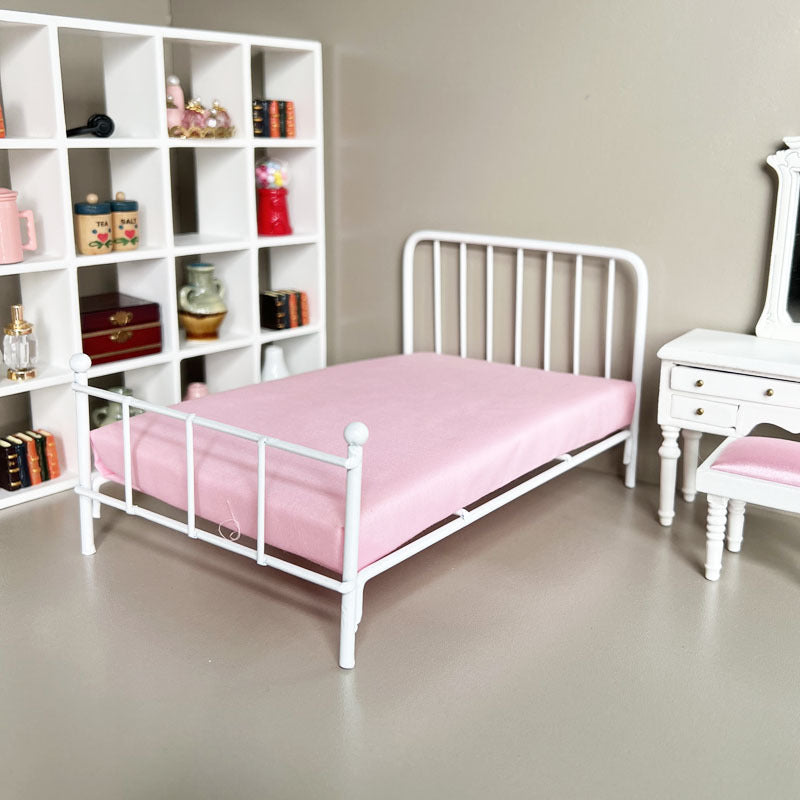 1:12 Dollhouse Mini Iron Frame Single Bed Decoration
