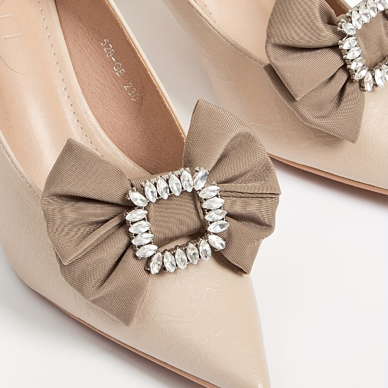 2pcs Bowknot Shoe Clips Detachable Shoe Buckles Wedding Heels Decoration
