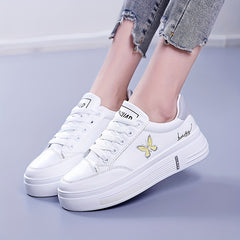Women's Butterfly Pattern Low Skate Shoes Casual Sneakers