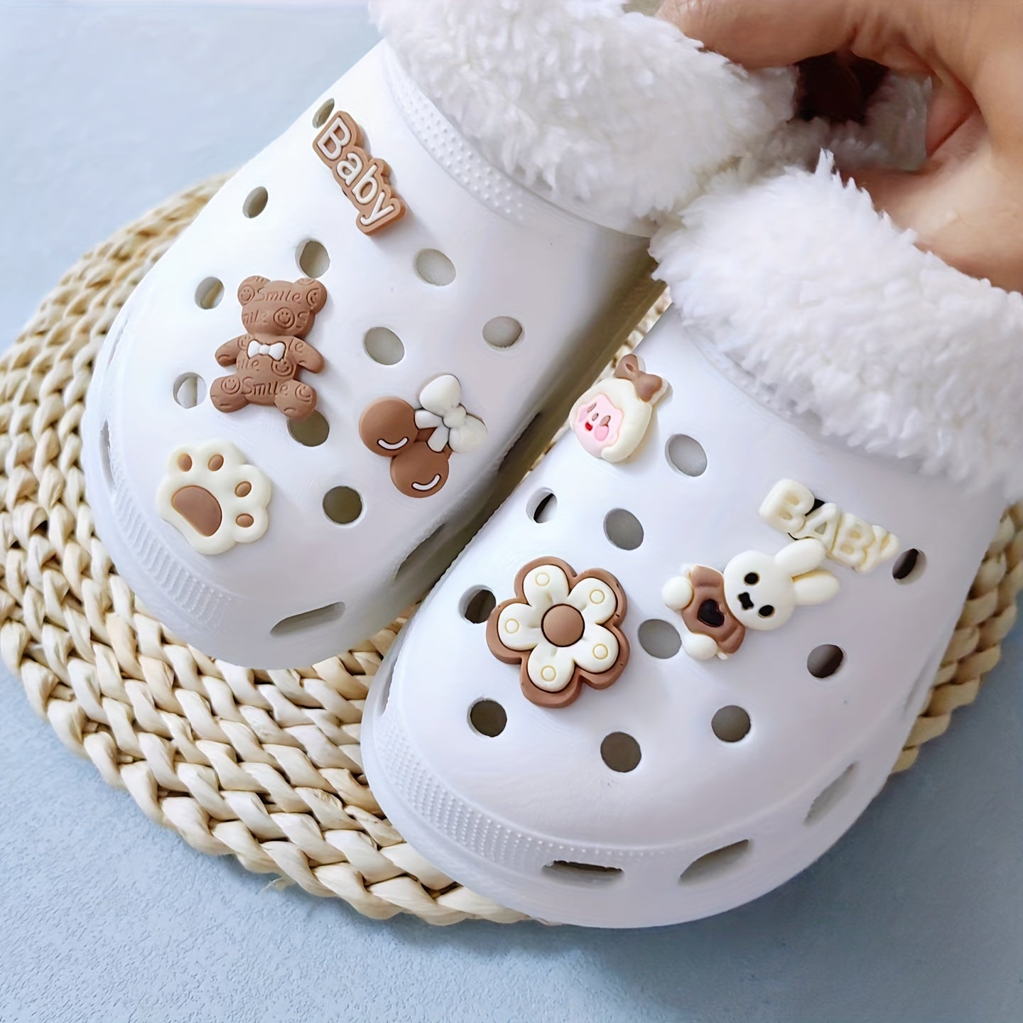 8pcs Cartoon Brown Bear Rabbit Shoe Buckle Set
