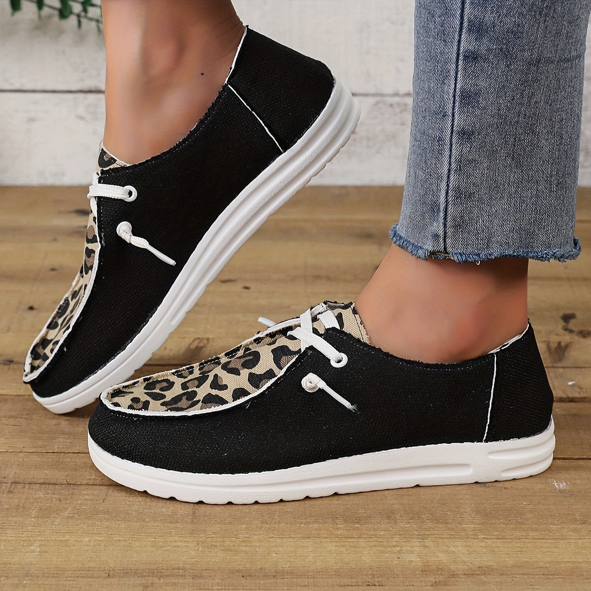 Leopard Print Canvas Lace Up Sneakers Lightweight Walking Shoes