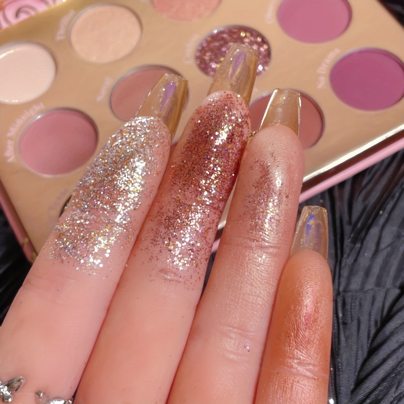 12 Colors Amorous Rose Eyeshadow Palette with Highlighting & Contouring