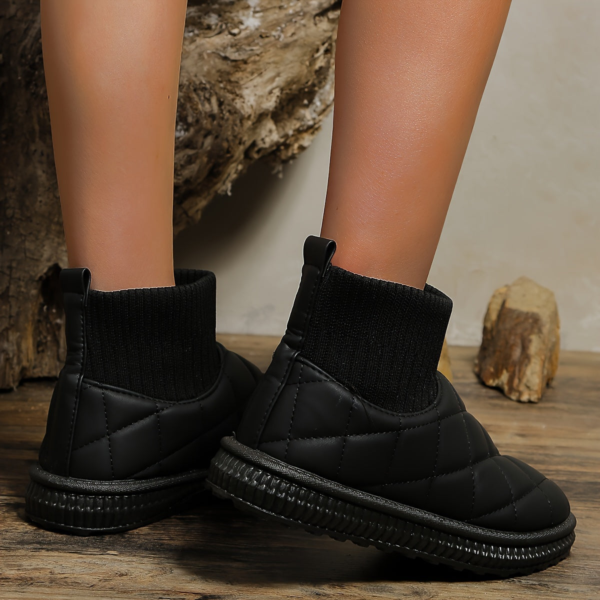 Women's Quilted Snow Boots Fleece Lined Non-slip Round Toe Outdoor Ankle Boots