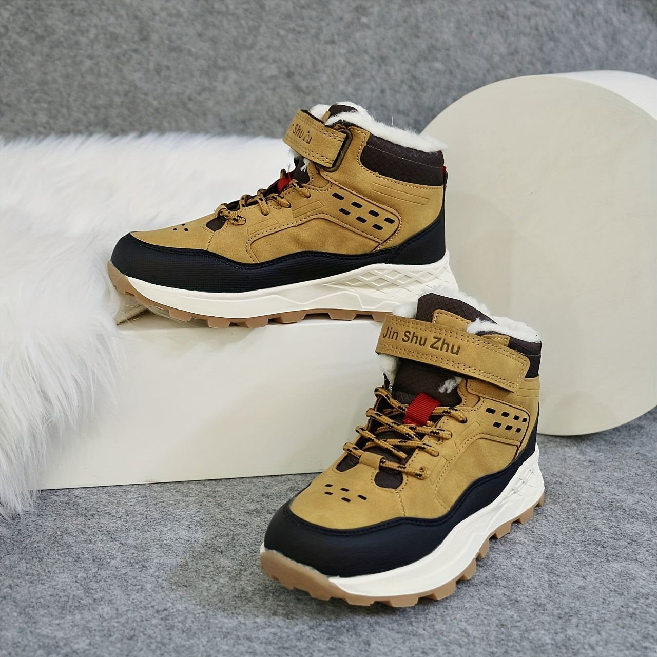 Stylish Anti Slip High Tube Hiking Shoes Comfortable Sport Shoes