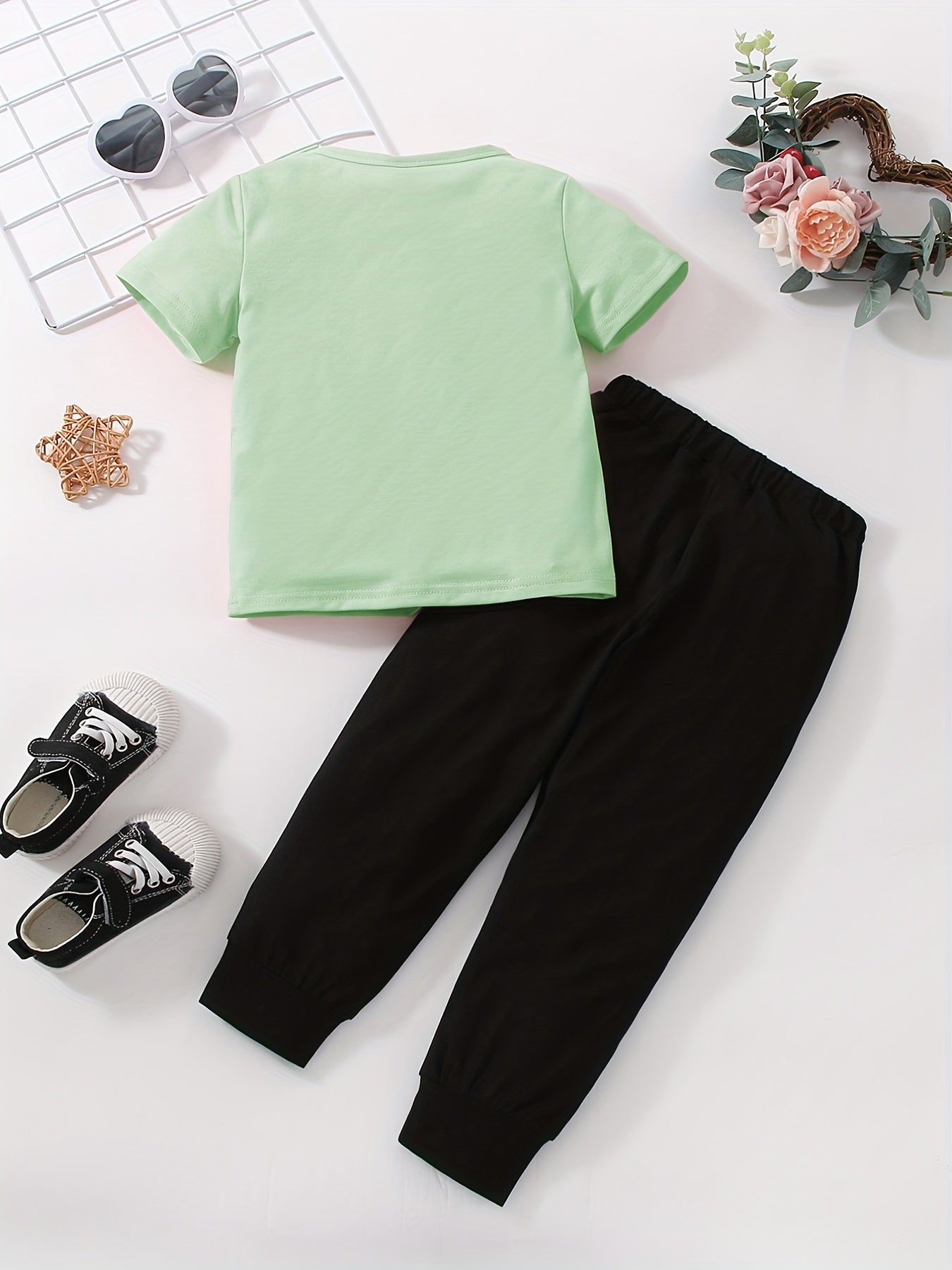 Girls Heart Print Short Sleeve T shirt & Sweatpants Set