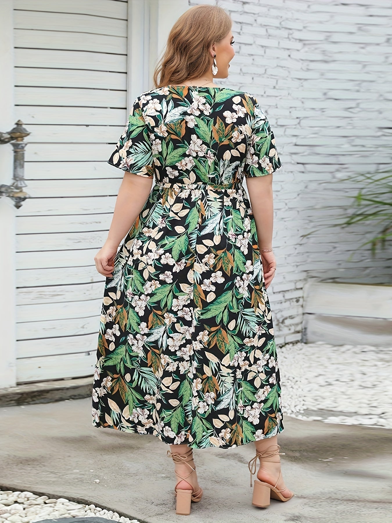 Plus Size Tropical Print V Neck Midi Dress