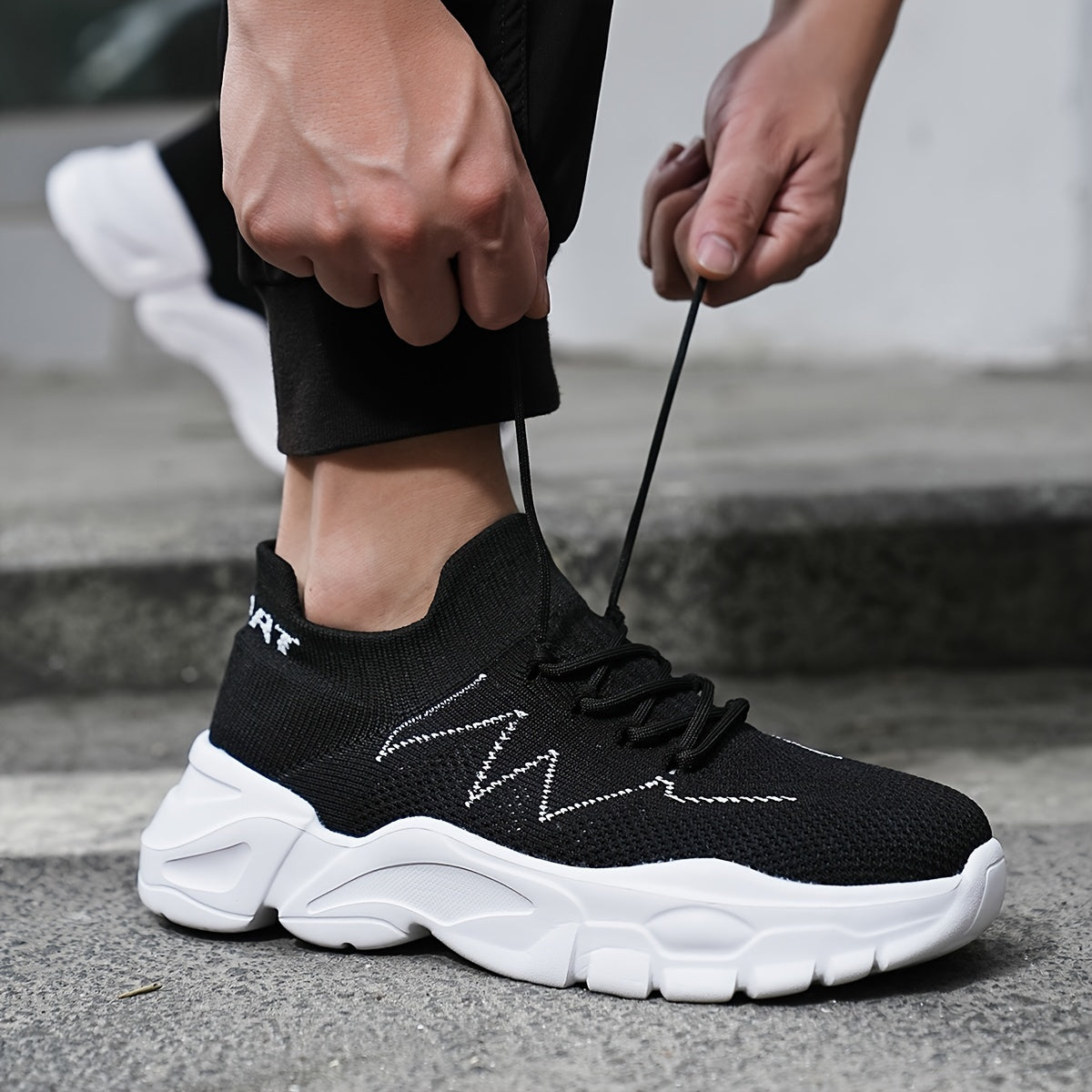 Men's Woven Knit Breathable Running Shoes Soft Sole Sneakers