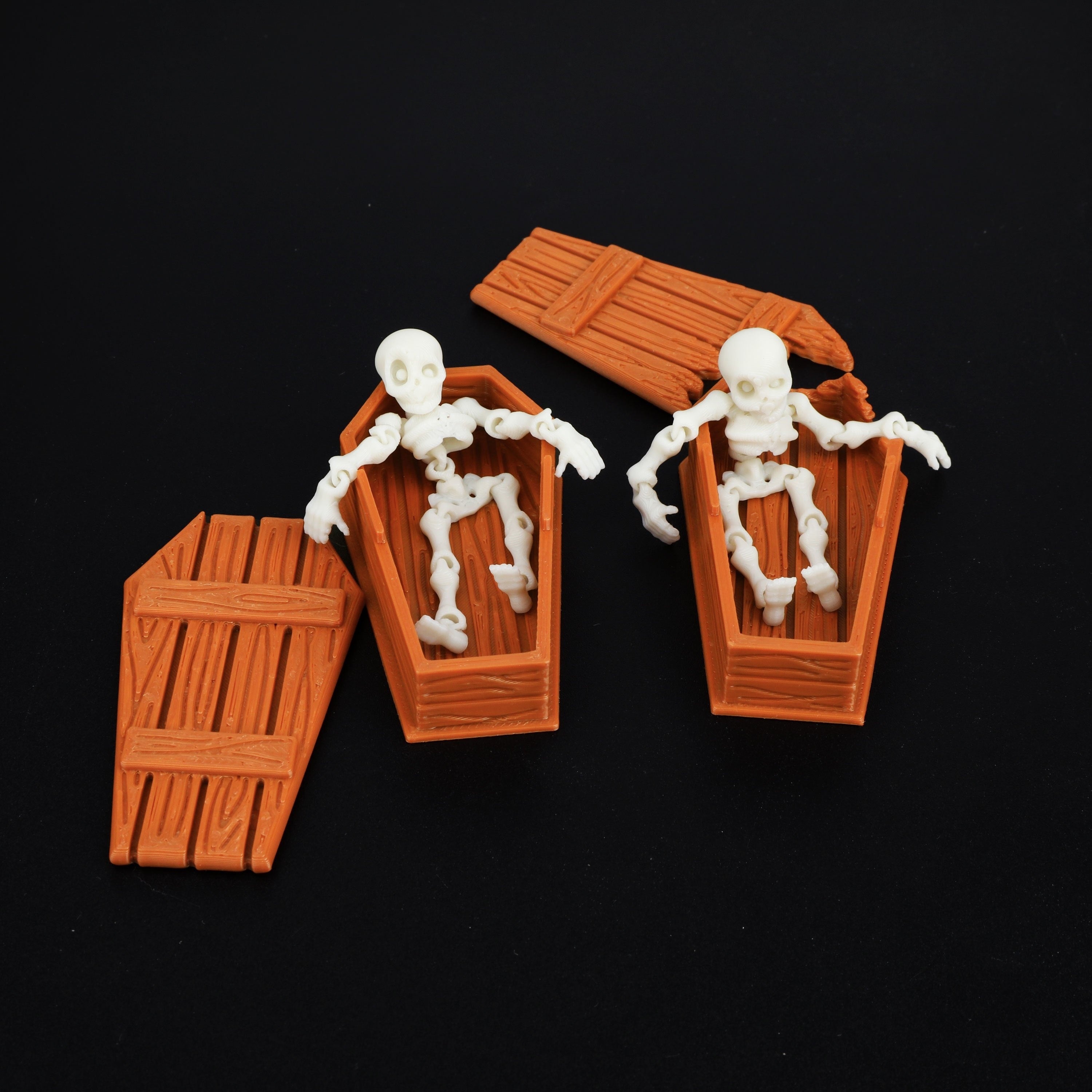 3DMAGIC Skeleton Miniatures 2pcs with Coffin Boxes Movable Joints
