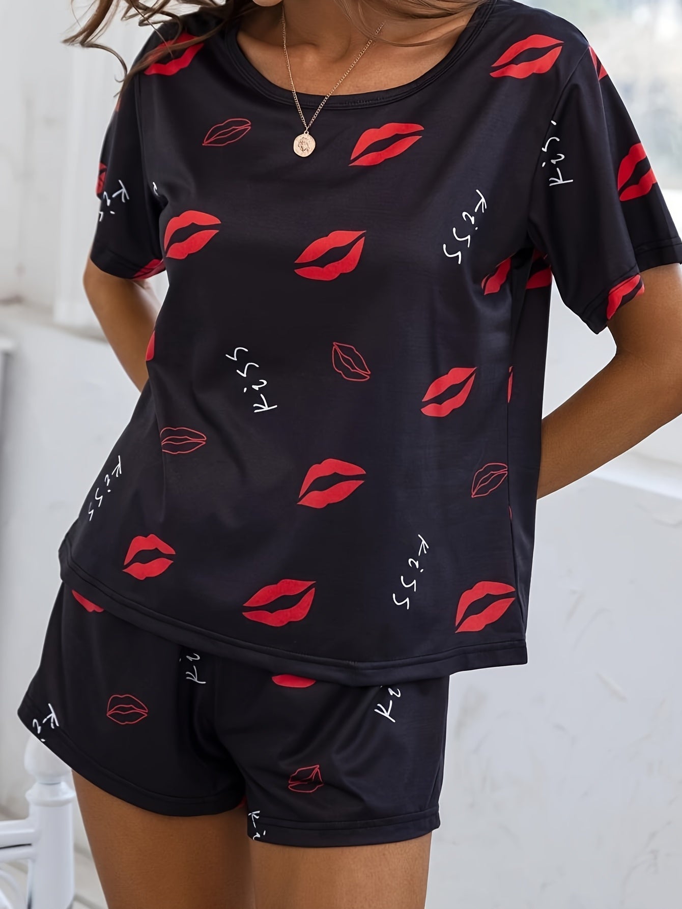 Letter Print Pajamas Set Short Sleeve Crew Neck Top & Shorts Women's Sleepwear