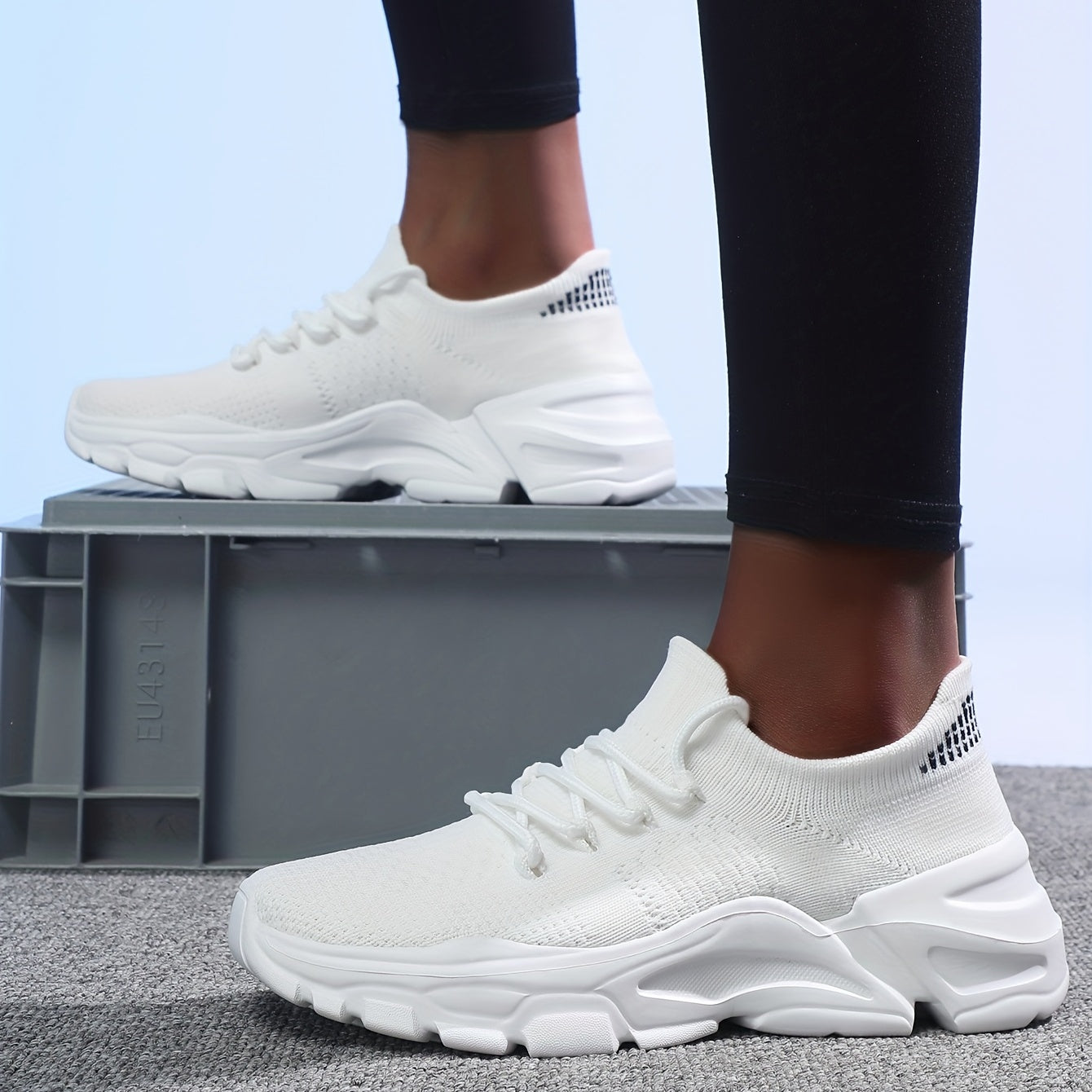 Women's Lace-Up Knit Running Shoes for Gym and Tennis