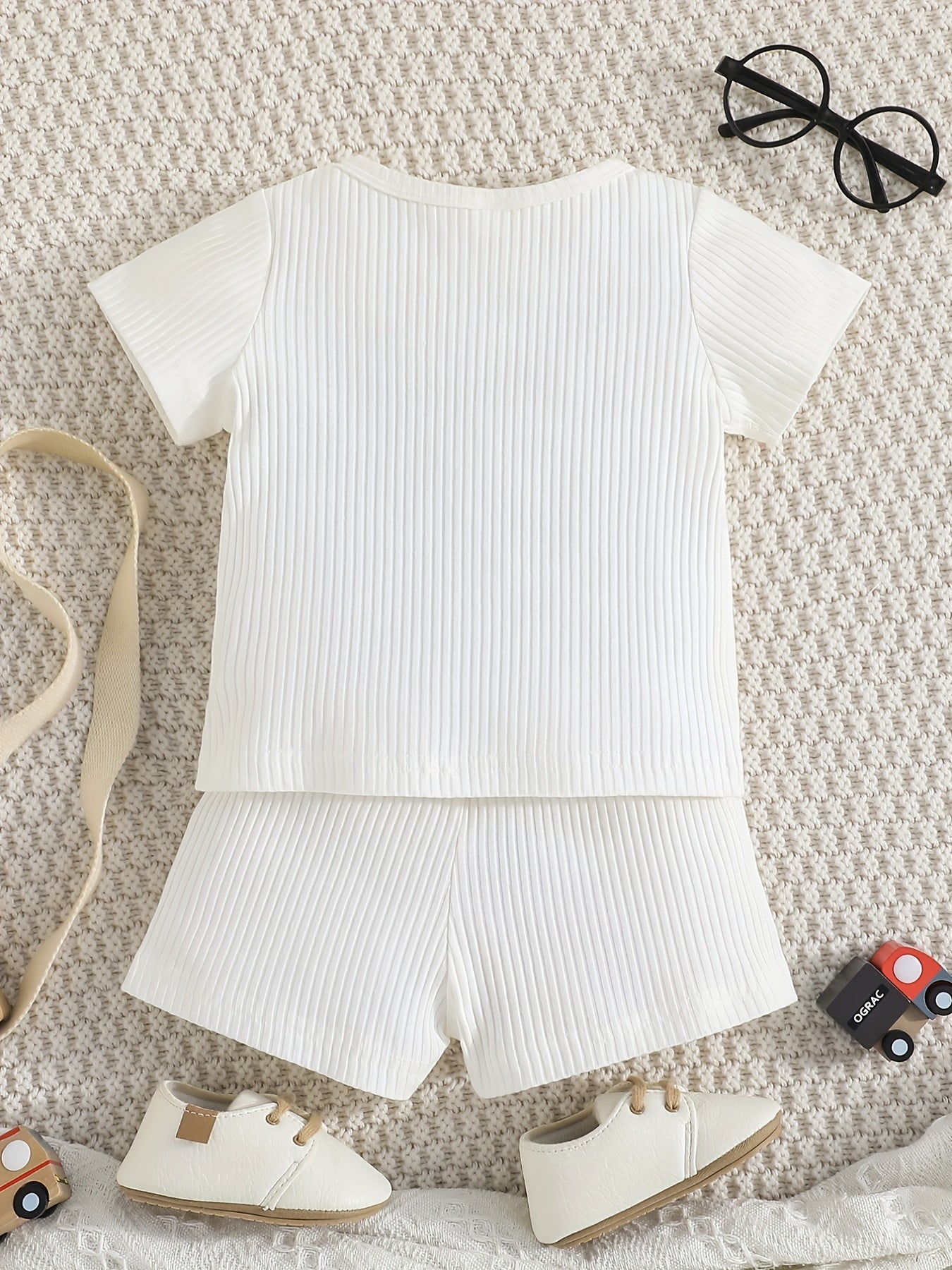 Striped Bear Print Short Sleeve Tee & Shorts Boy's Set