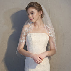 Double Layer Bridal Veil with Lace Detailing Wedding Accessory