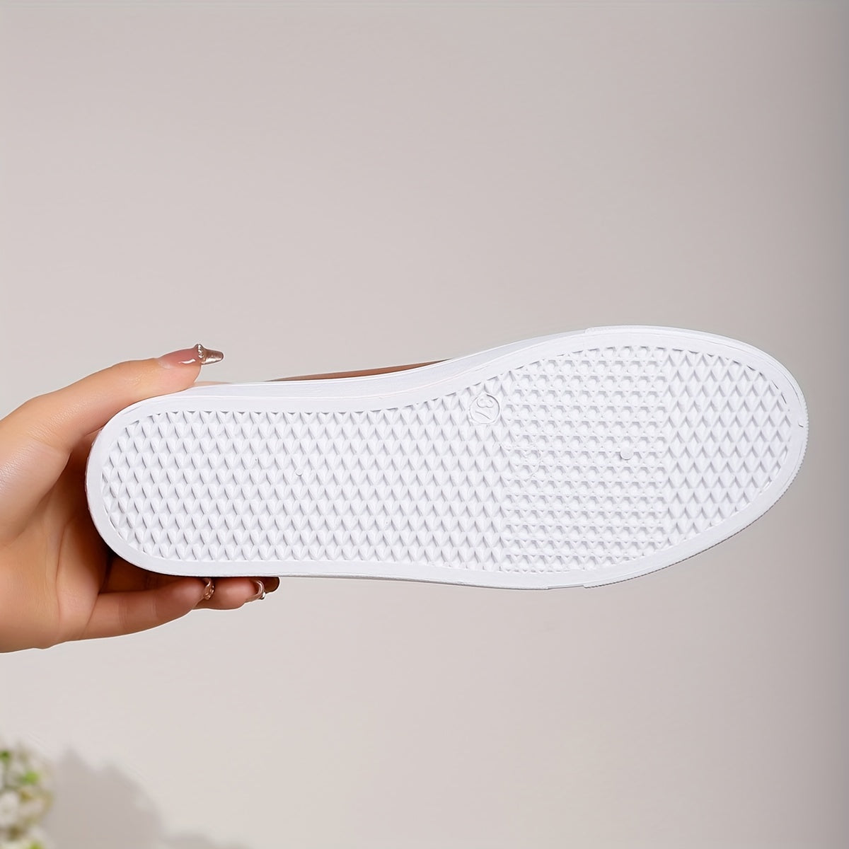 Women's Flat Lace Up Skate Shoes Low Top Sneakers