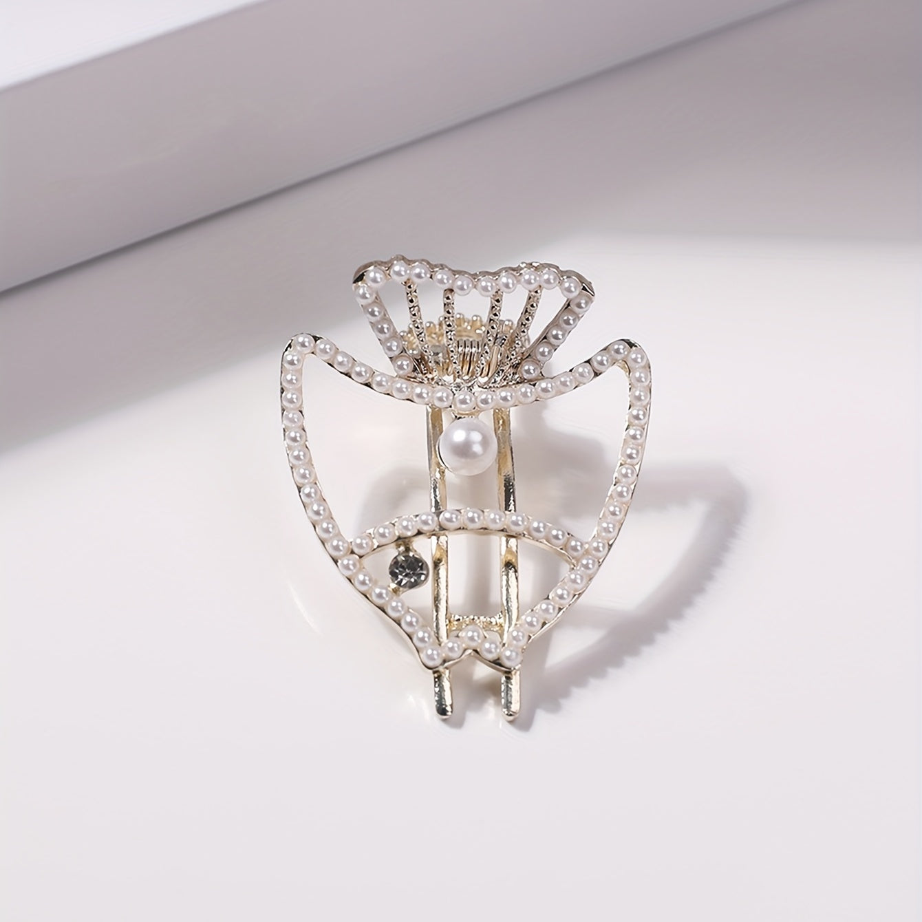 Hollow Fish Shaped Hair Clip with Faux Pearl for Women Girls