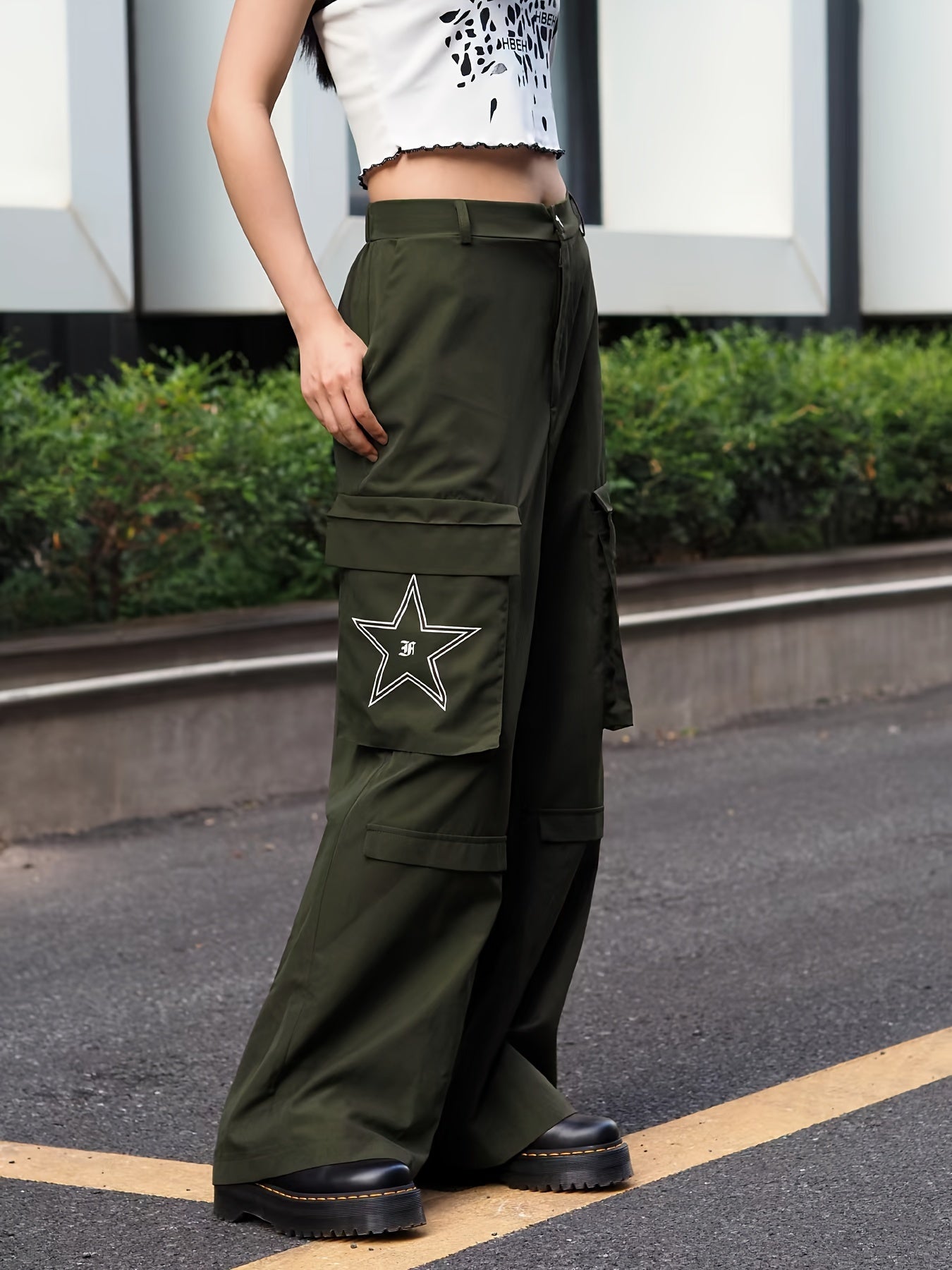 Women's Plus Star Pattern Cargo Pants With Flap Pockets