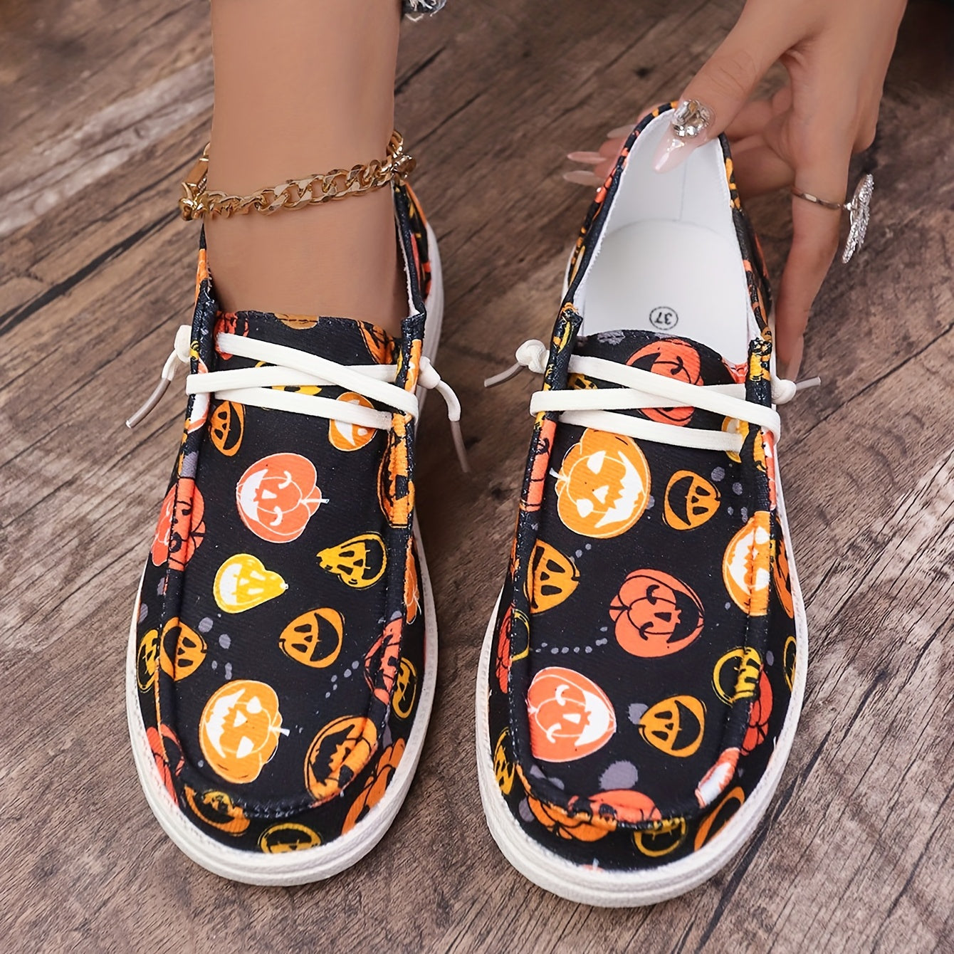 Women's Pumpkin Print Slip On Low Round Toe Canvas Shoes