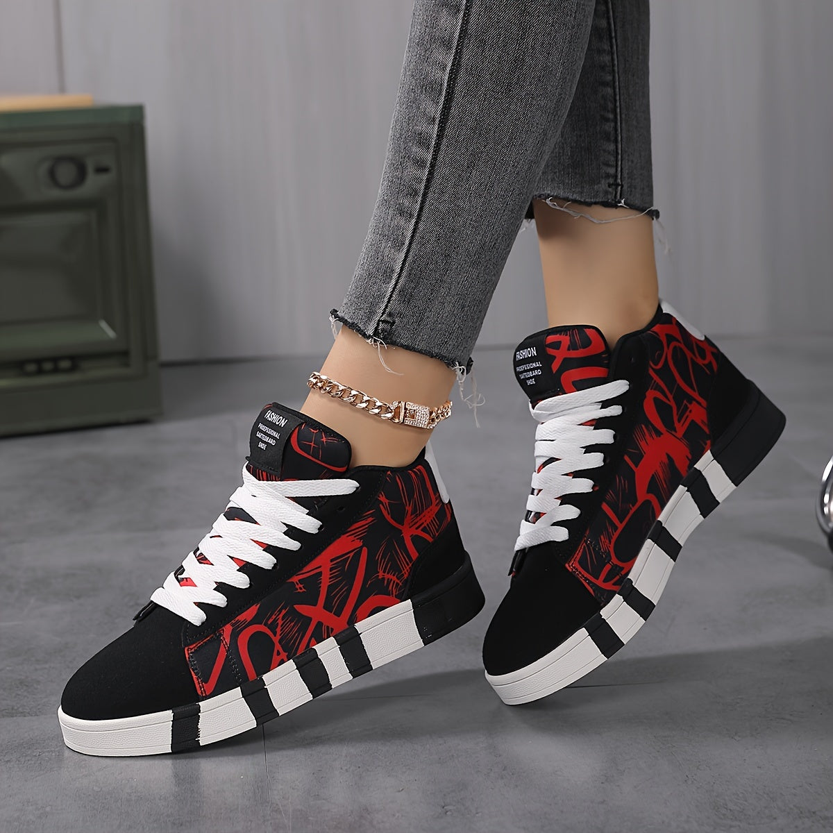 Graffiti Pattern High Top Flat Heighten Skate Shoes