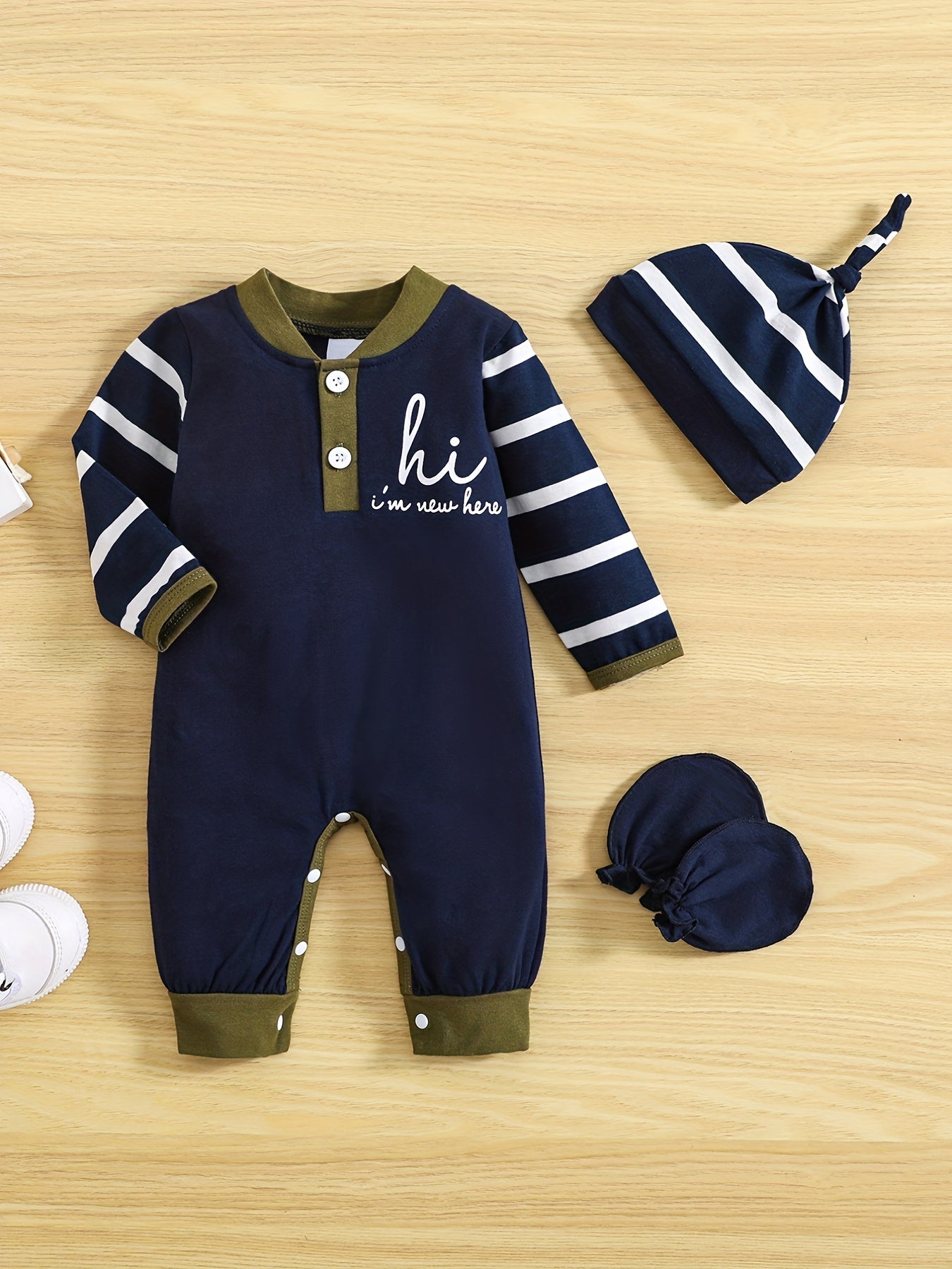 Casual & Comfy HI I M HERE Print Outfit Baby Boys Set