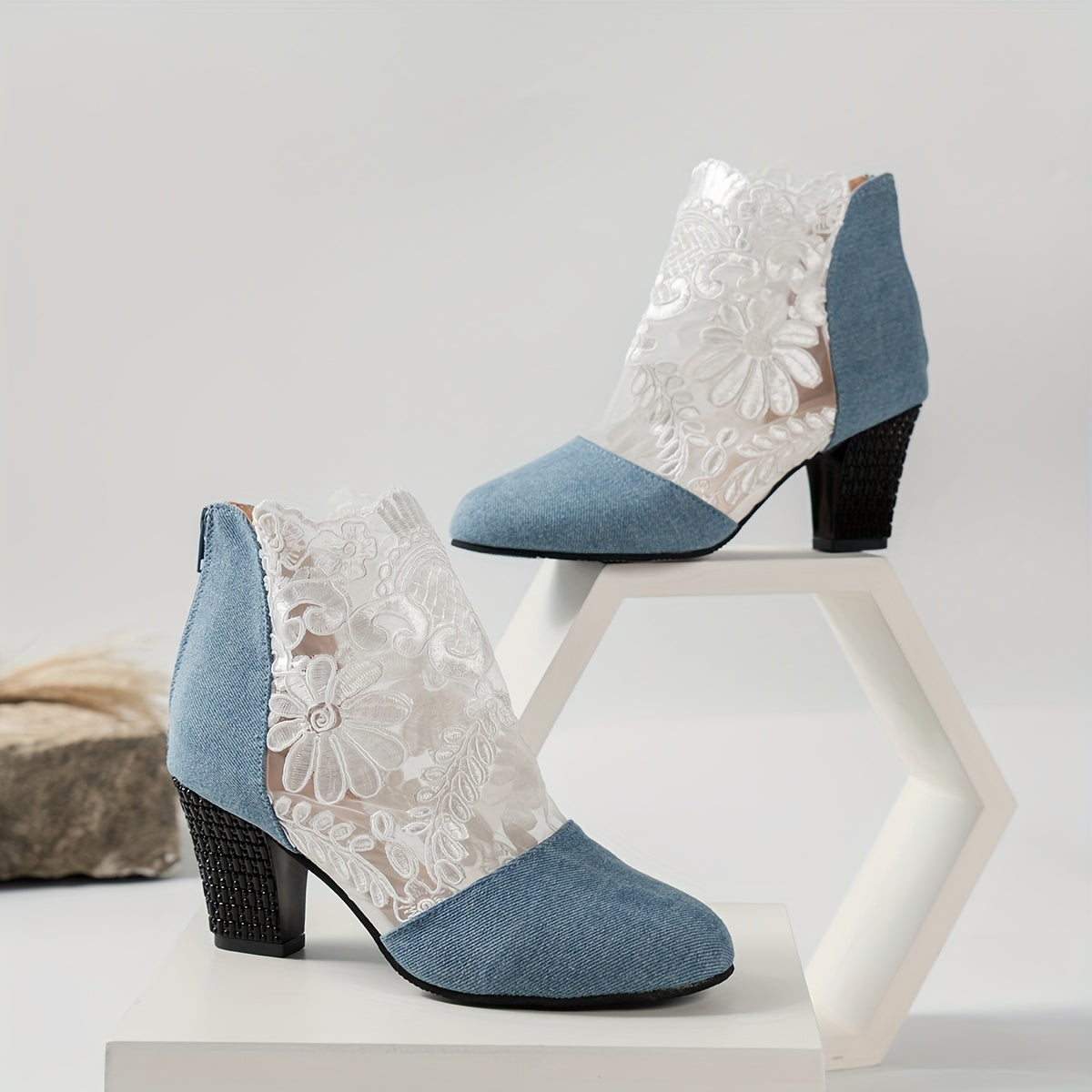 Women's Embroidered Decor Heels Back Zipper Shoes