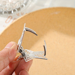 Hollow Star Metal Hair Claw Y2K Shark Claw Ponytail Holder
