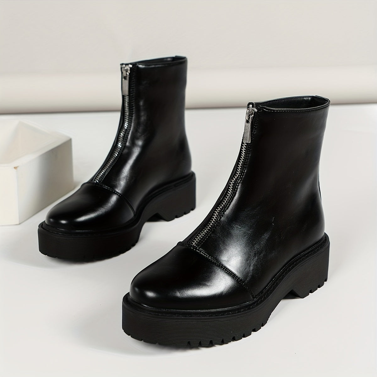 Women's Platform Ankle Boots Front Zipper Round Toe Combat Boots