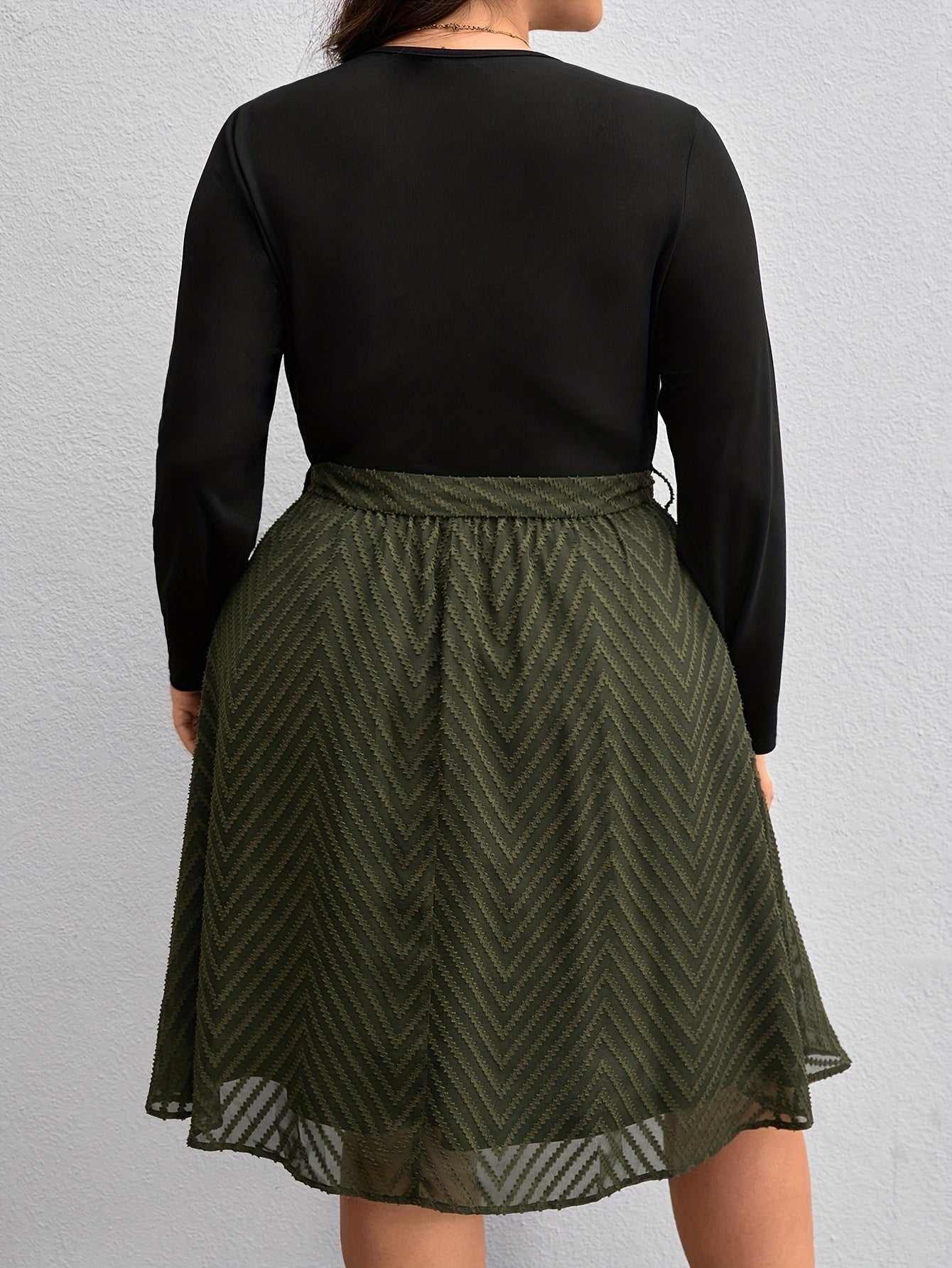  Casual Dress Women's Long Sleeve Surplice Neck Dress