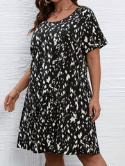  Women's Allover Print Short Sleeve Dress