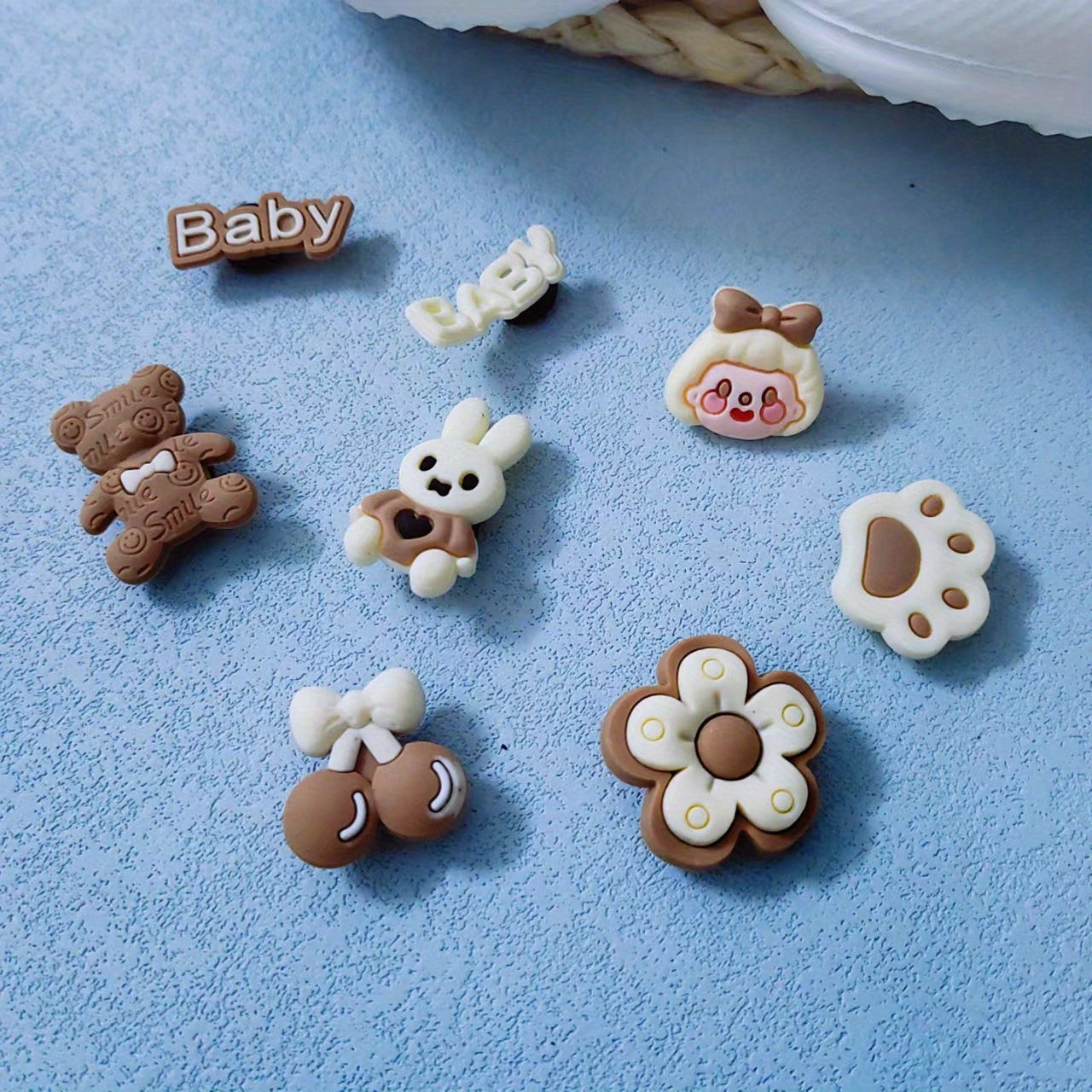 8pcs Cartoon Brown Bear Rabbit Shoe Buckle Set