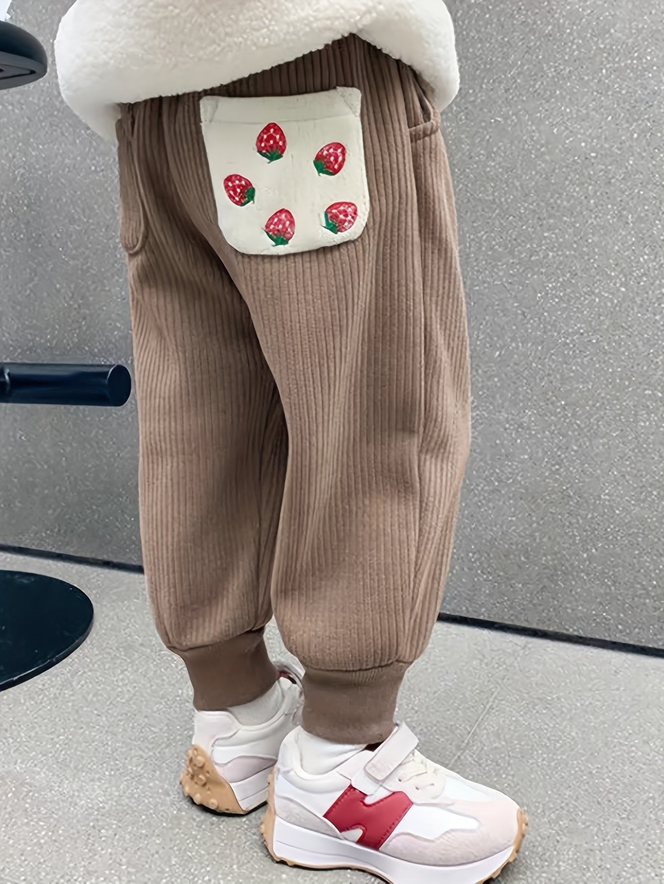 Girls Strawberry Graphic Jogger Pants Fall Winter Sports