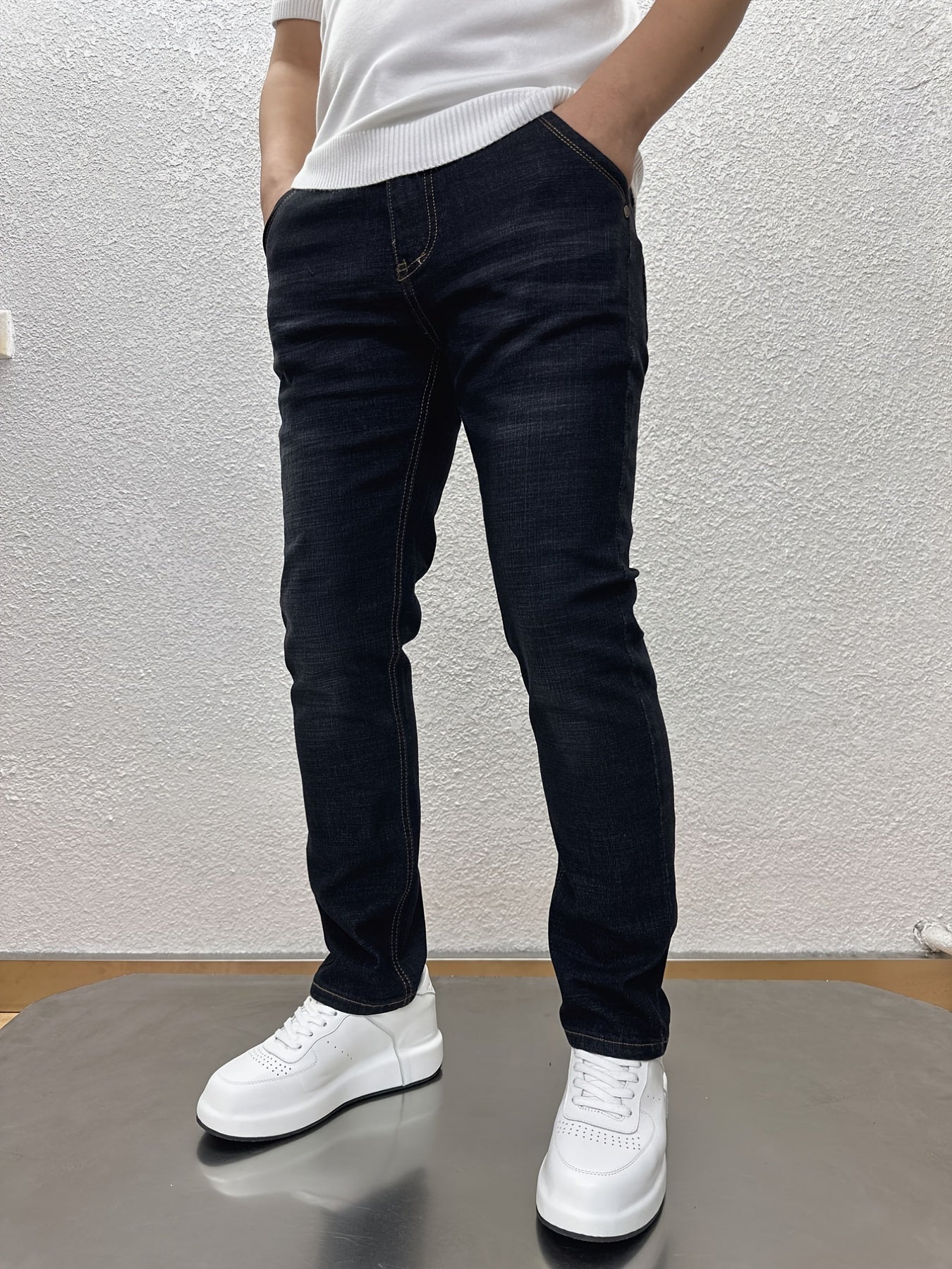 Men's Stretch Straight Leg Jeans