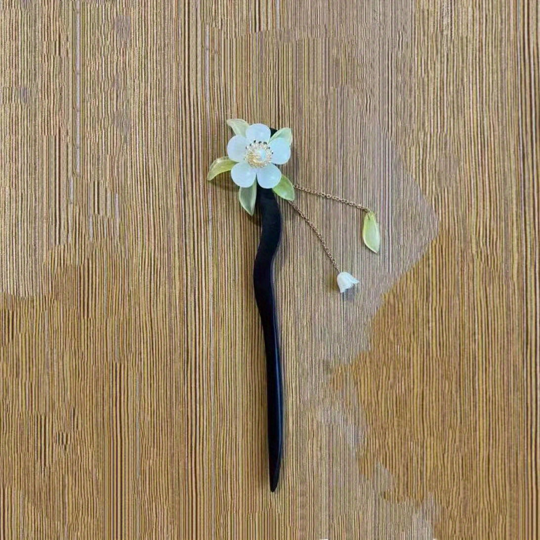 Vintage Chinese Style Wooden Hair Pin with Tassel