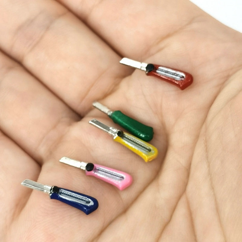 2pcs Dollhouse School Supplies Mini Cutting Utility Doll Accessories