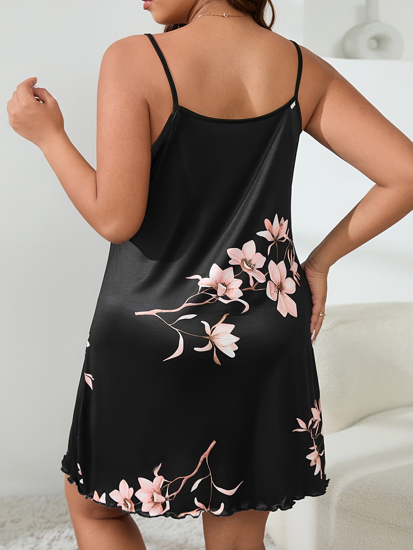  Floral Print Round Neck Nightdress