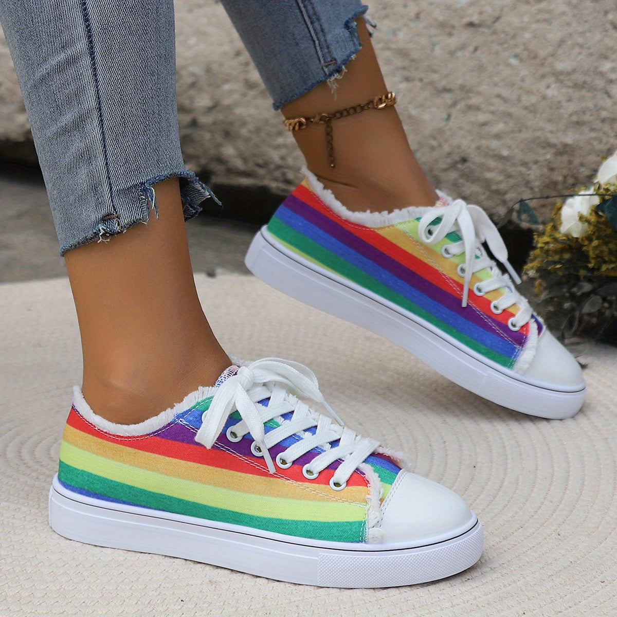 Colorful Fall Round Toe Flat Skate Shoes Lightweight Comfortable