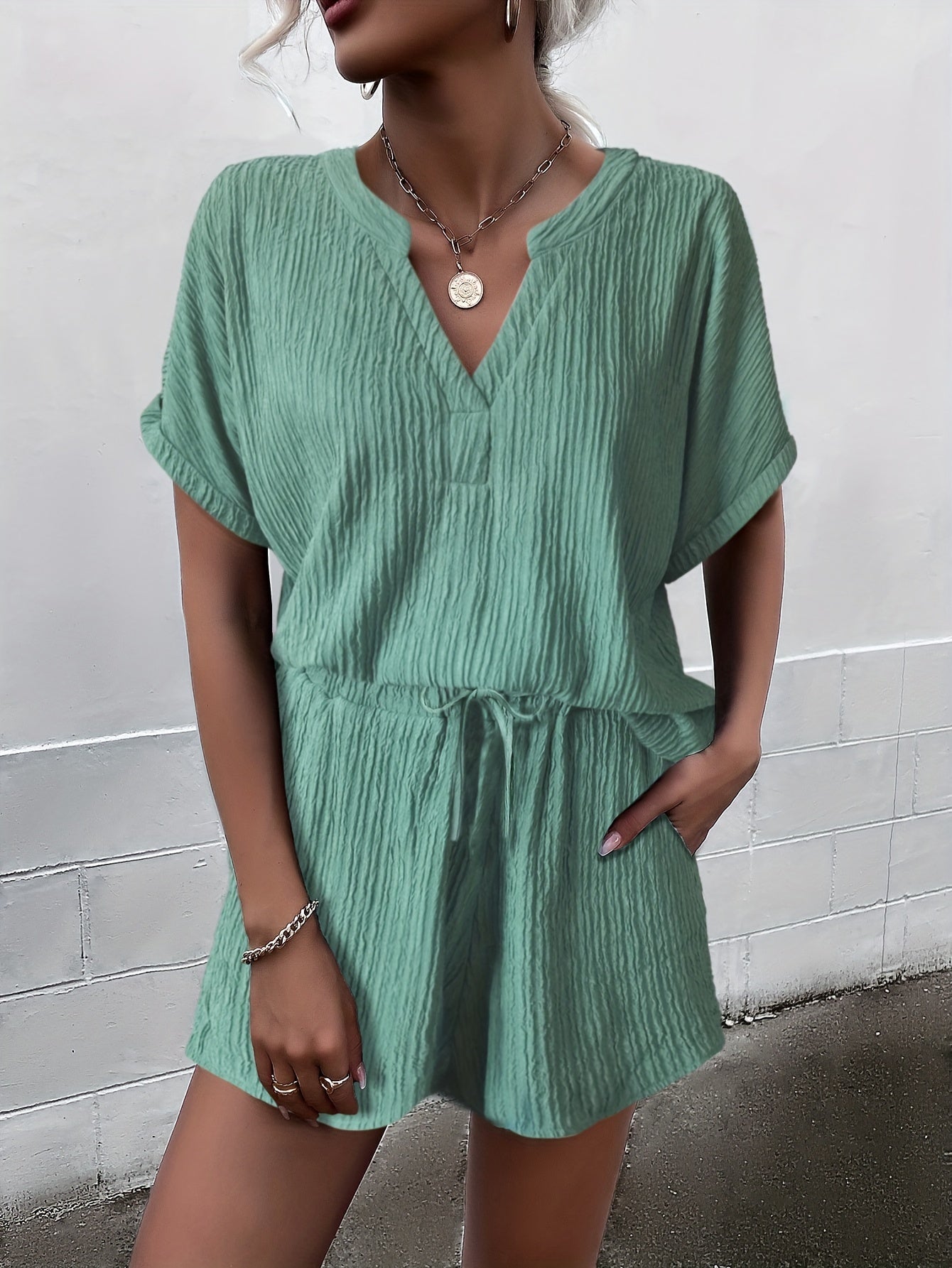 Solid Textured Two Piece Set Short Sleeve Top & Pocket Shorts Outfit