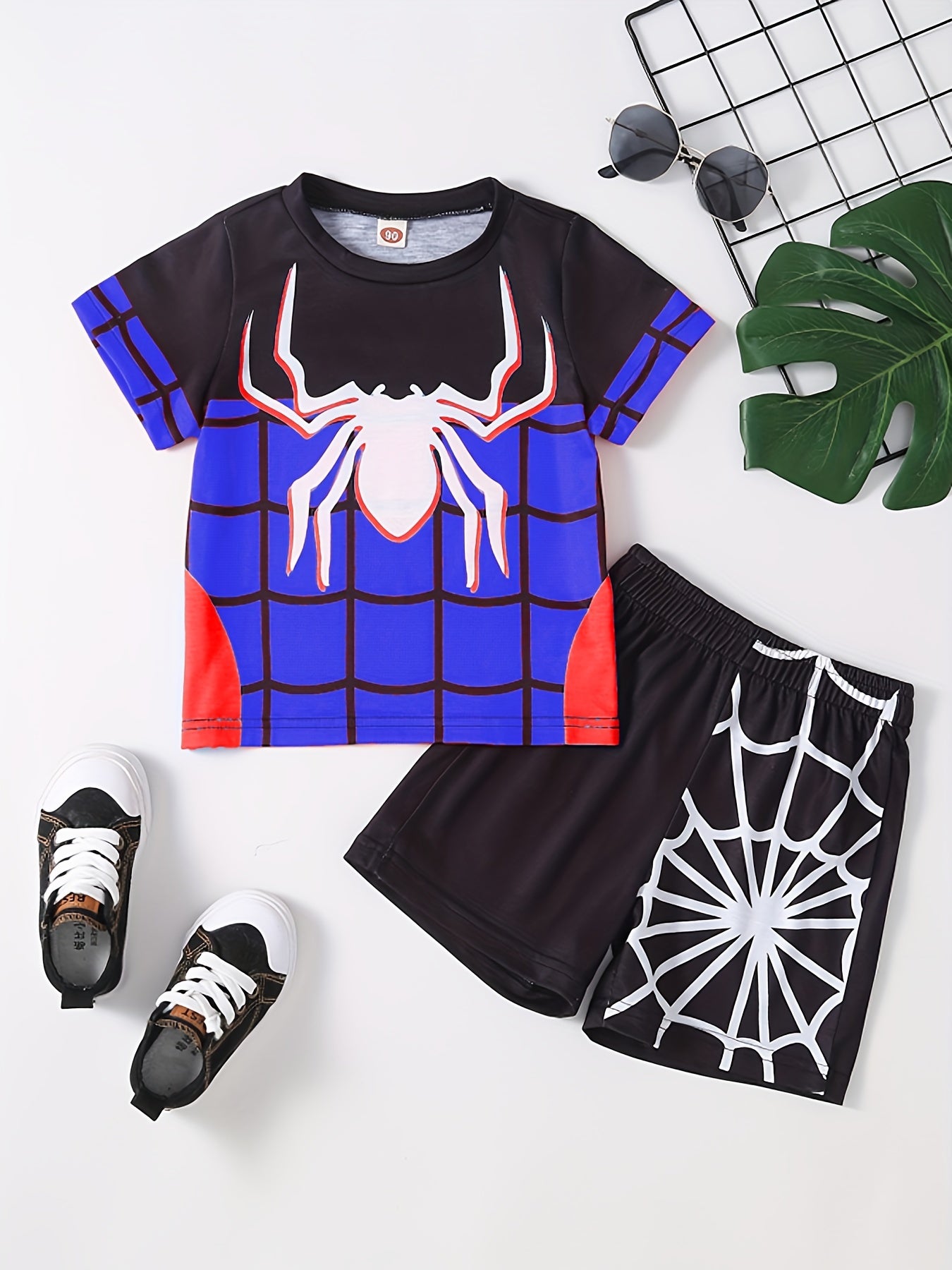 2pcs Toddler Boys Spider Graphic T Shirts & Shorts Set