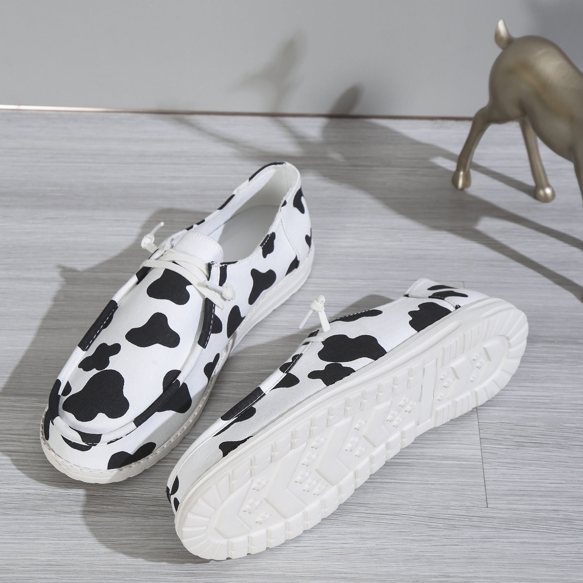 Women's Cow Pattern Canvas Lace-Up Sneakers Lightweight Outdoor Shoes