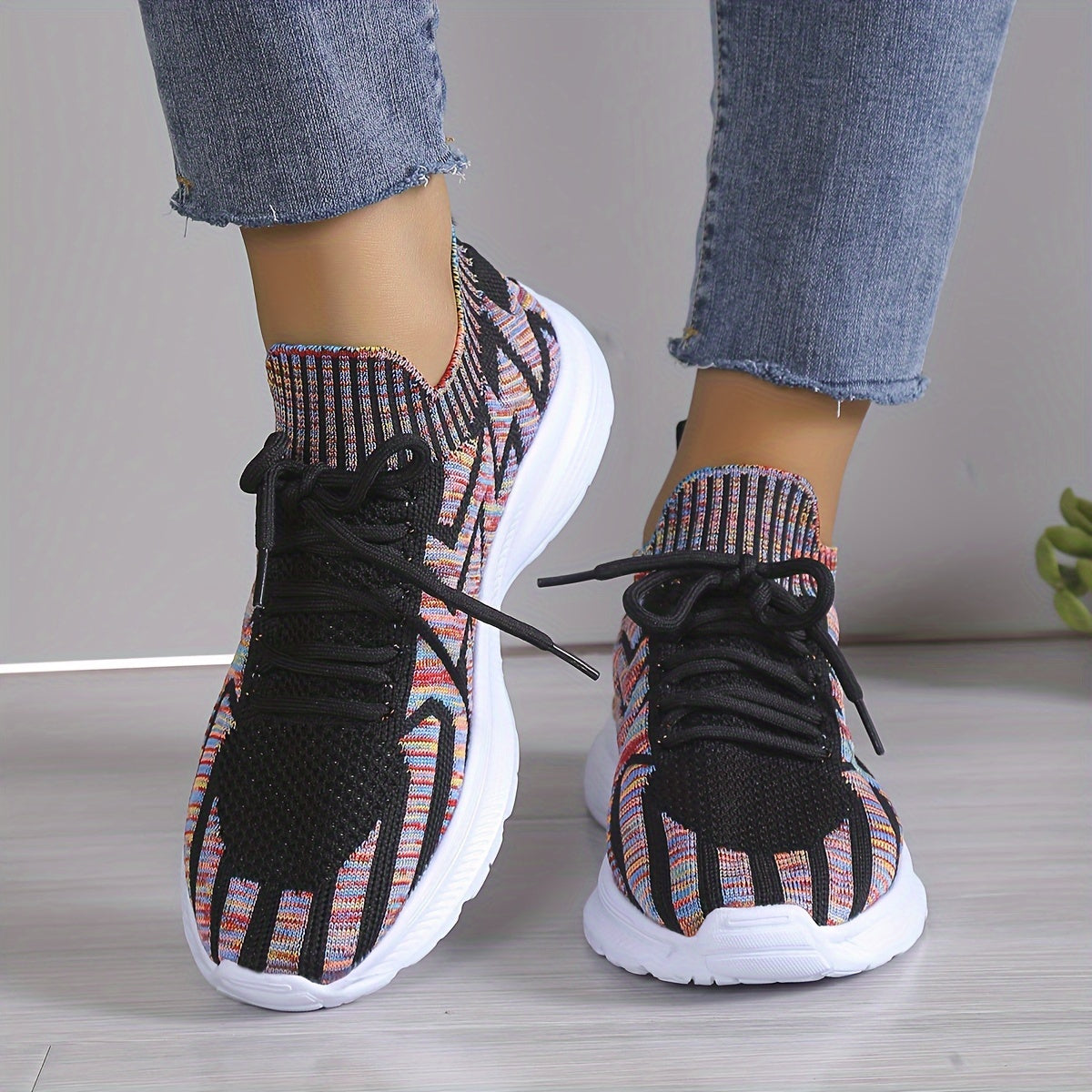 Women's Lightweight Wave Pattern Sneakers Mesh Breathable Sports Shoes