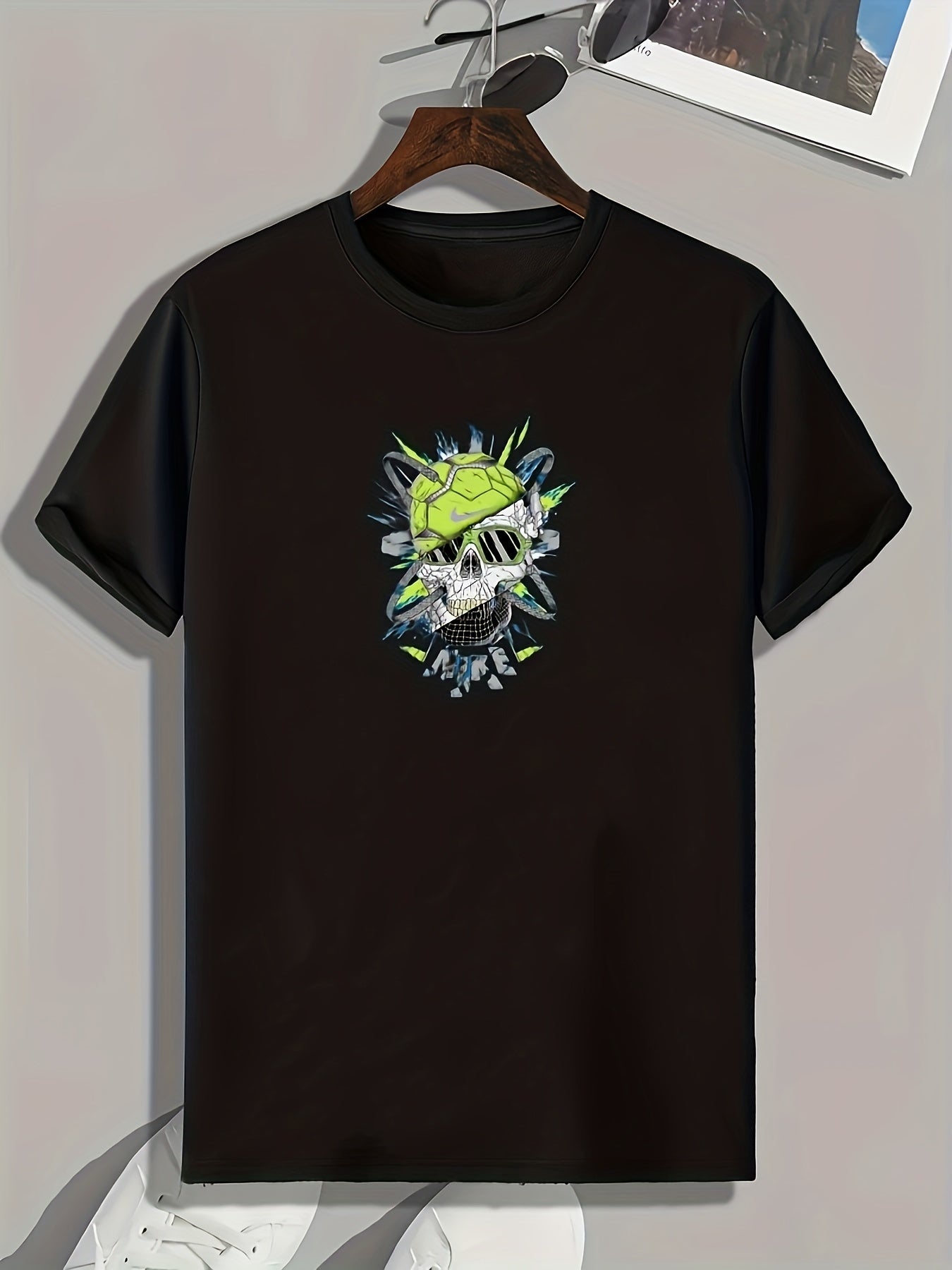 Skull Print Men's Graphic T-shirt for Summer