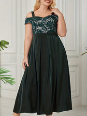 Plus Size Solid Contrast Lace Cold Shoulder Pleated Dress