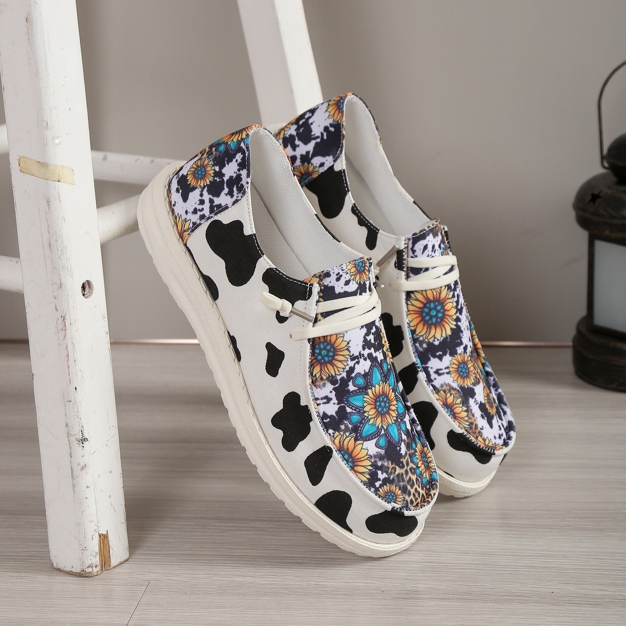 Women's Cow & Sunflower Print Canvas Lace Up Flat Outdoor Shoes