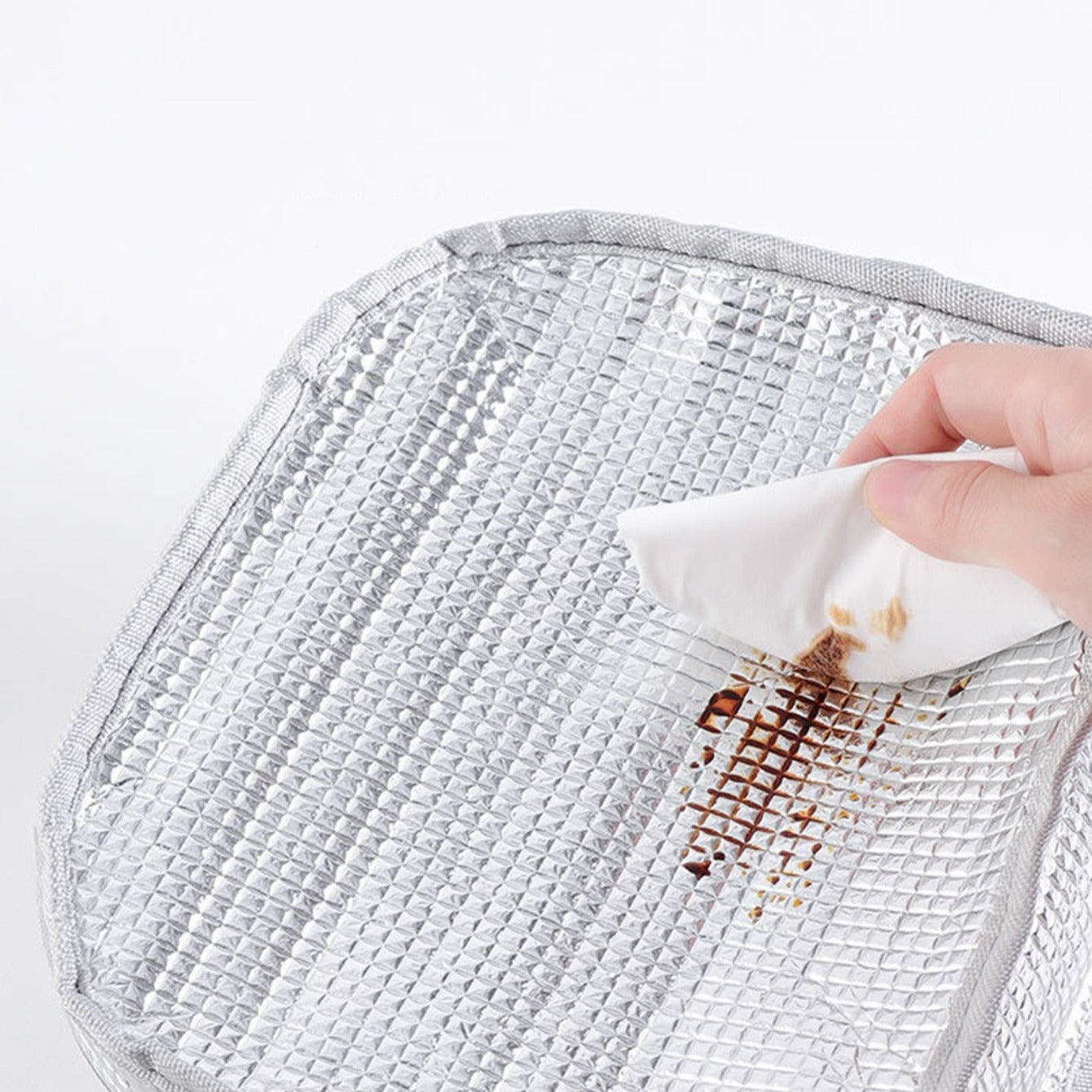 Insulated Lunch Bag Keeps Food Fresh and Ready On-the-Go