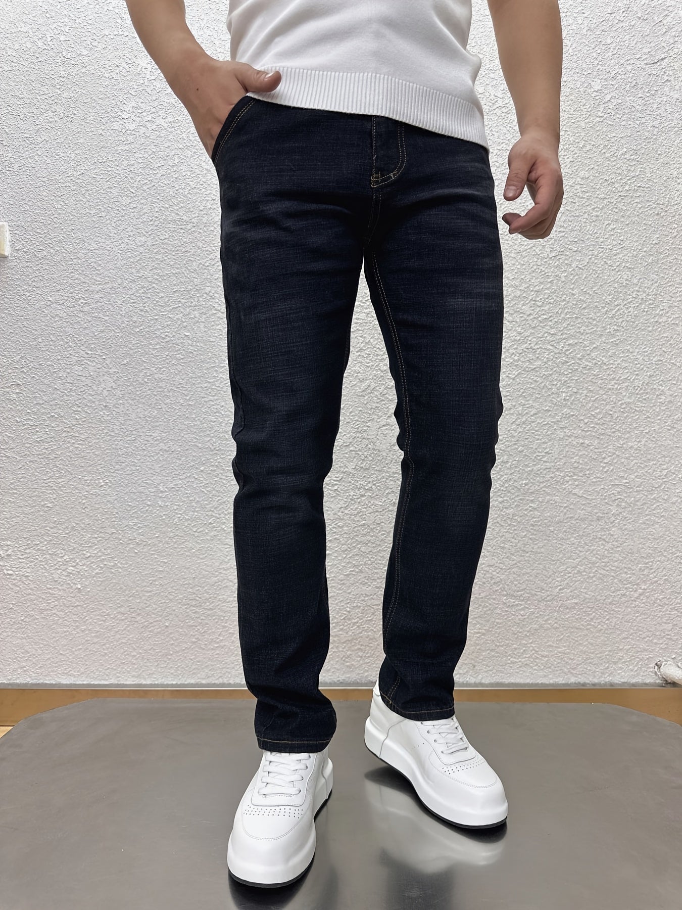 Men's Stretch Straight Leg Jeans