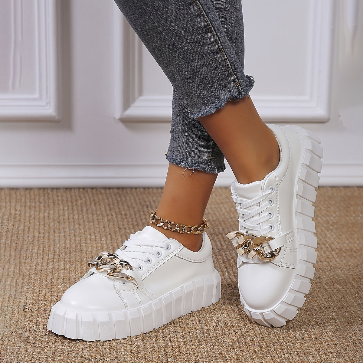 Women's Metallic Chain Decor Platform Sneakers Casual Lace Up Outdoor Shoes