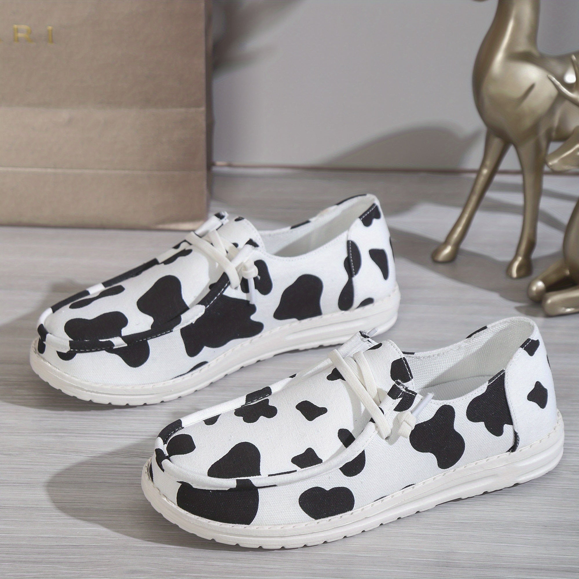 Women's Cow Pattern Canvas Lace-Up Sneakers Lightweight Outdoor Shoes